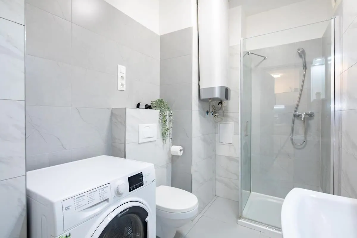 Apartment Central Room For Solo Traveller Budapest Hungary